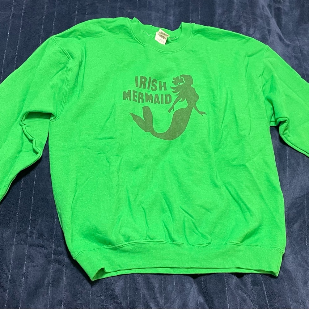 Soft Green Gildan St Paddy’s Day Sweatshirt Irish Mermaid Extra Large XL